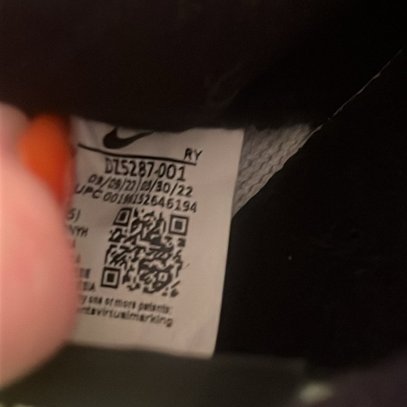 Nike Air Force 1 LV8 size 5Y / 6.5 women worn once grey felt with yellow laces - Picture 7 of 8